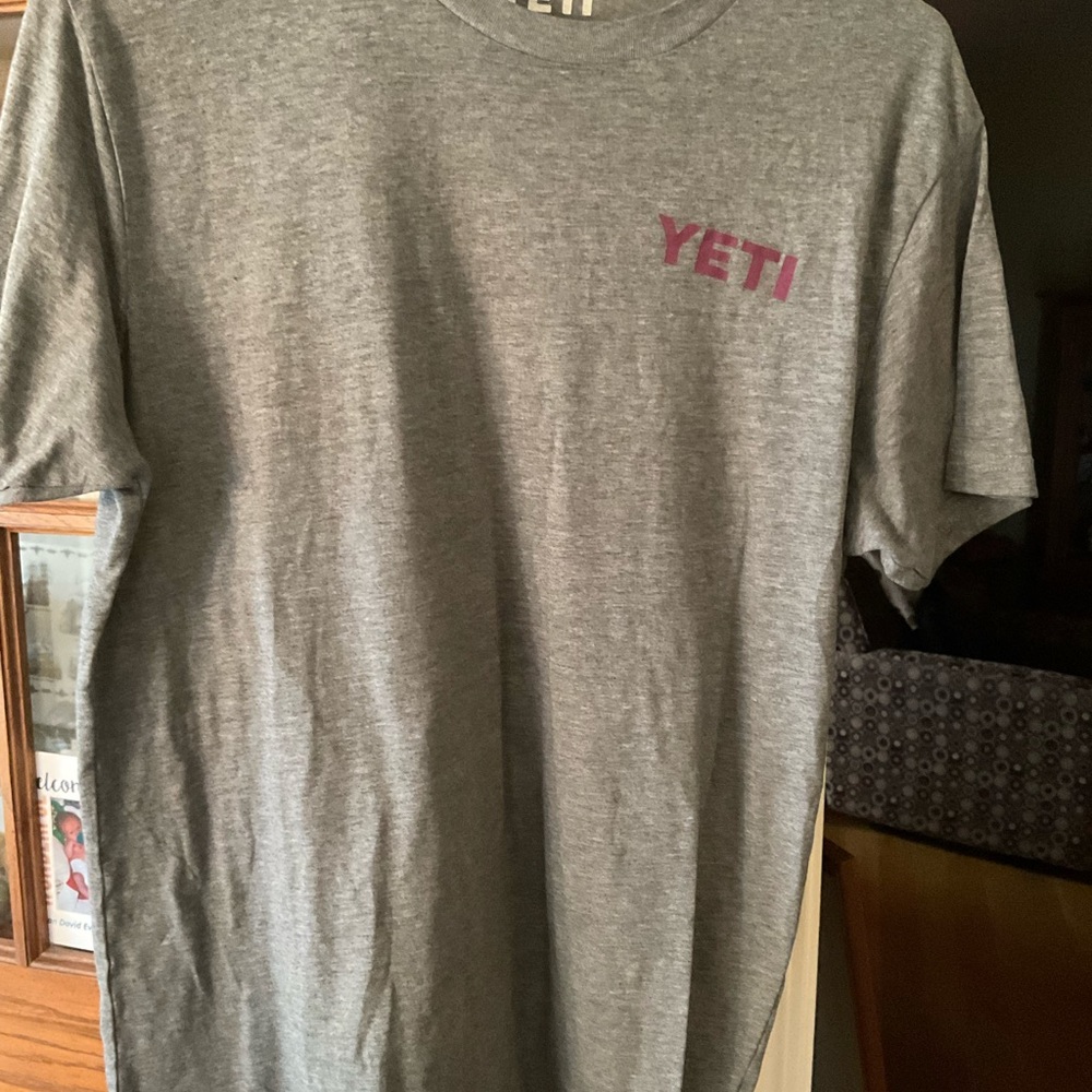 Yeti size medium gray Tshirt